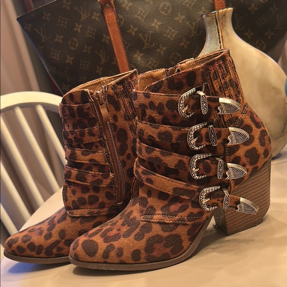 BEAST FASHION Brown Leopard Ankle Boots